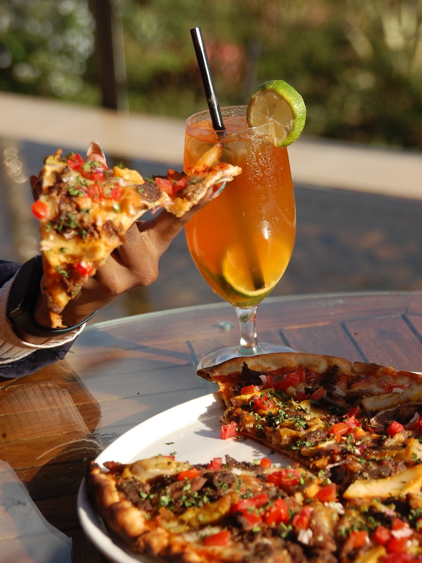 Sunny afternoons call for a pizza and an iced Arnold Palmer at the Waterhole!
To reserve a table, call +254 731 436444.
#OleSereni #Waterhole #Pizza