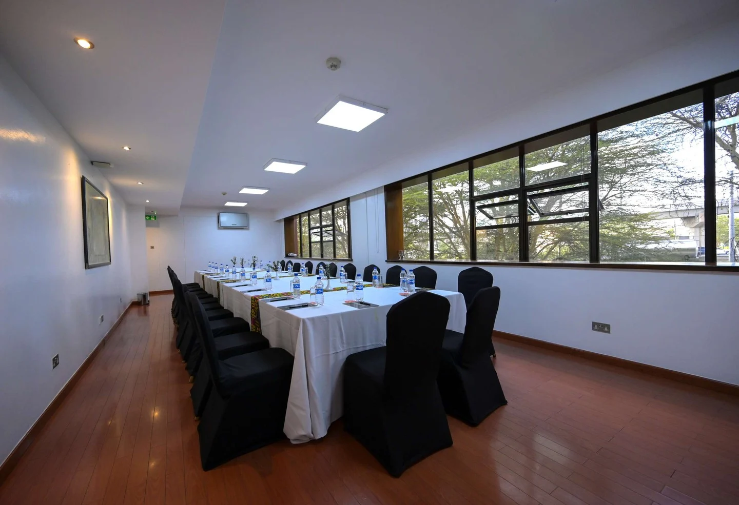 Kifaru Meeting Room offers a refined, distraction-free space designed for focus, flow, and seamless collaboration. Because the right environment changes everything.
To book a meeting, call +254 732 191000.
#OleSereni #KifaruMeetingRoom #BestHotelInNairobi